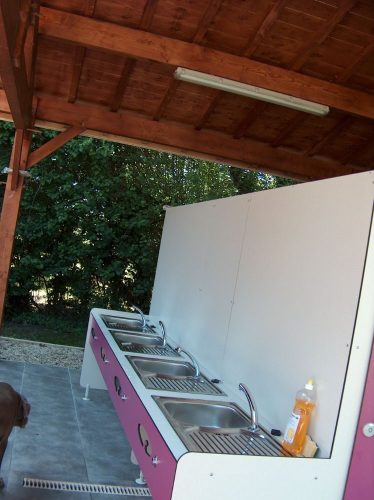 Les sanitaires du camping GCA, aire naturelle de camping près d'Hourtin
